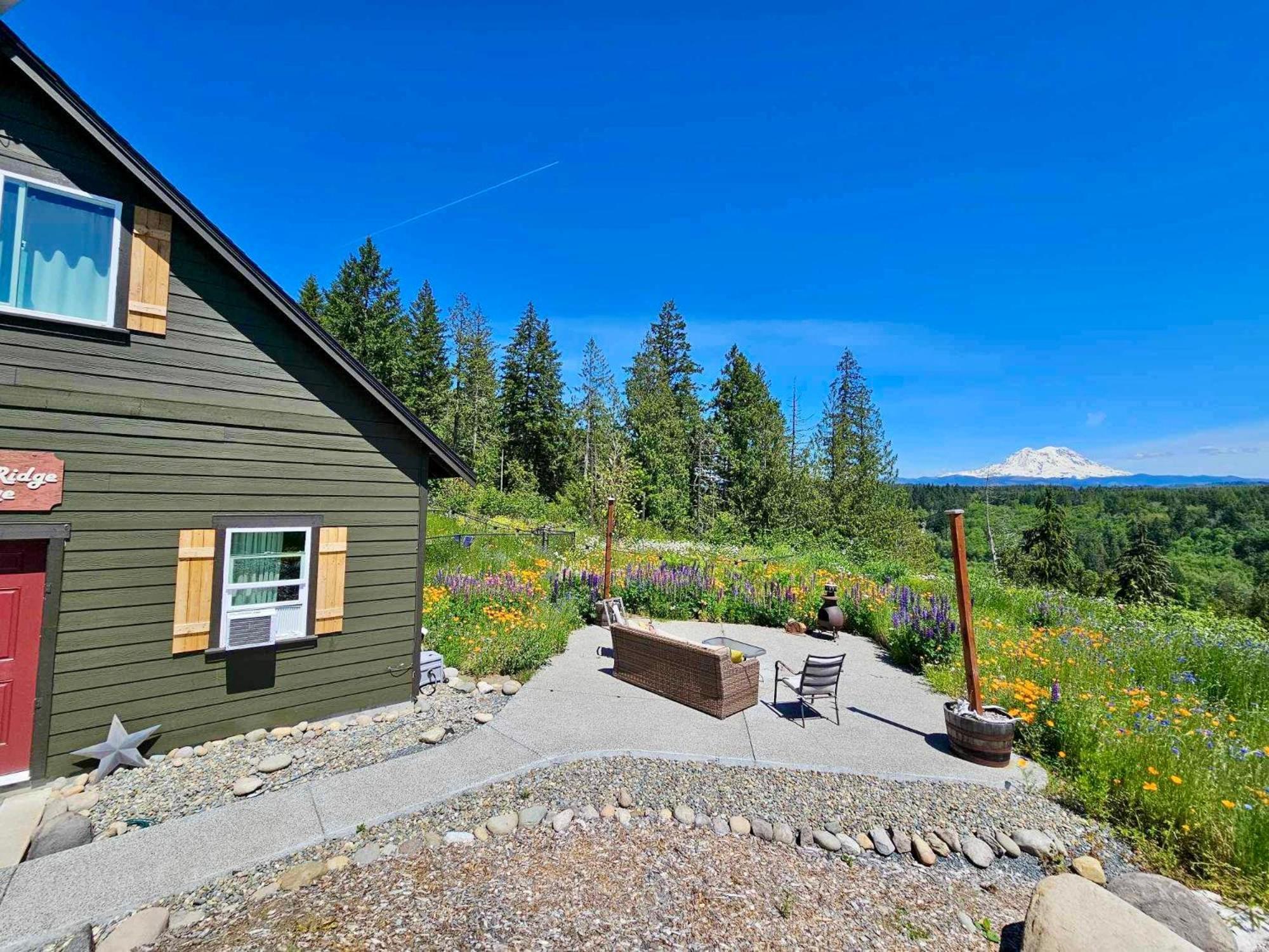 Stunning Mt Rainier Views!Tahoma Ridge Cottage Eatonville Exterior photo