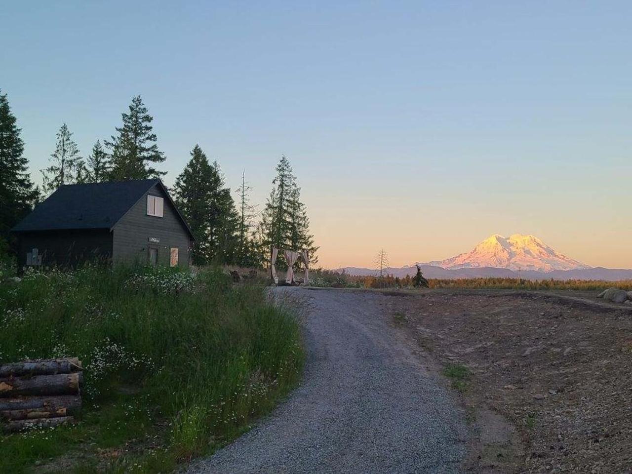 Stunning Mt Rainier Views!Tahoma Ridge Cottage Eatonville Exterior photo